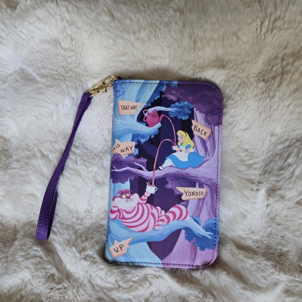 NWOT - Loungfly - Alice in Wonderland Tech Wallet/Wristlet